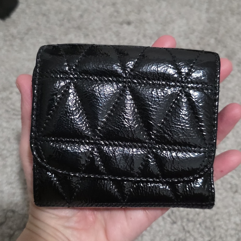 Michael Kors Vivianne Patent Leather Quilted Trifold Coin Wallet Black - Picture 2 of 9